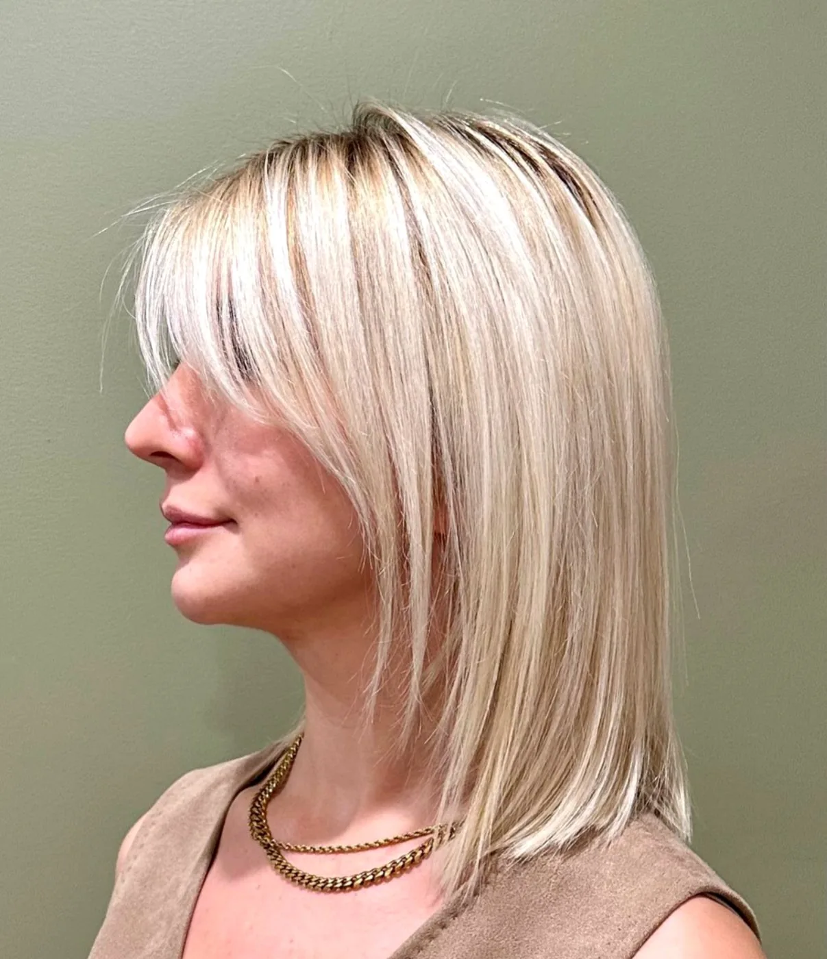 Sleek platinum blonde lob haircut